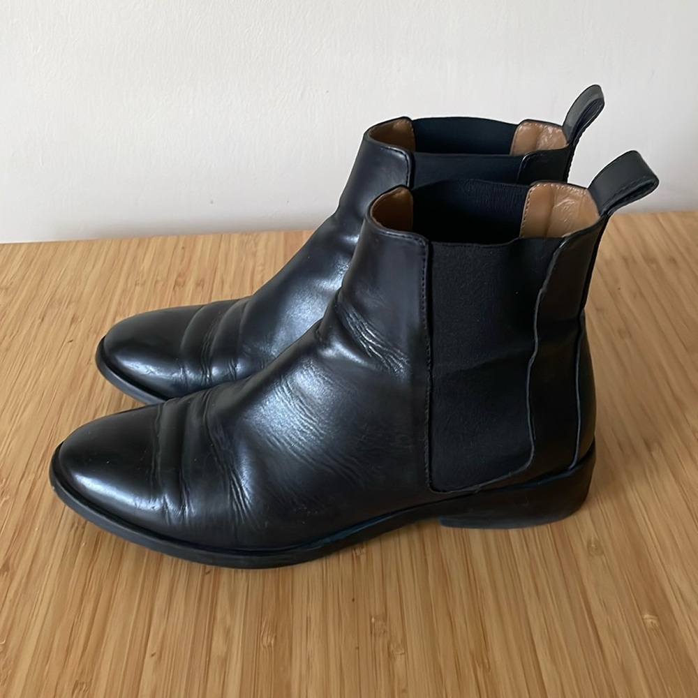 Everlane Chelsea Boots